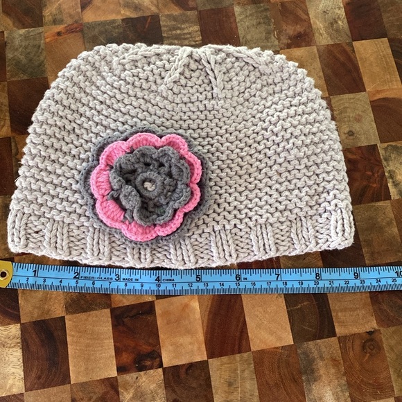 2H KNITS: grey Knit Hat with Flower 🌸 Size: Kids S - Picture 4 of 5